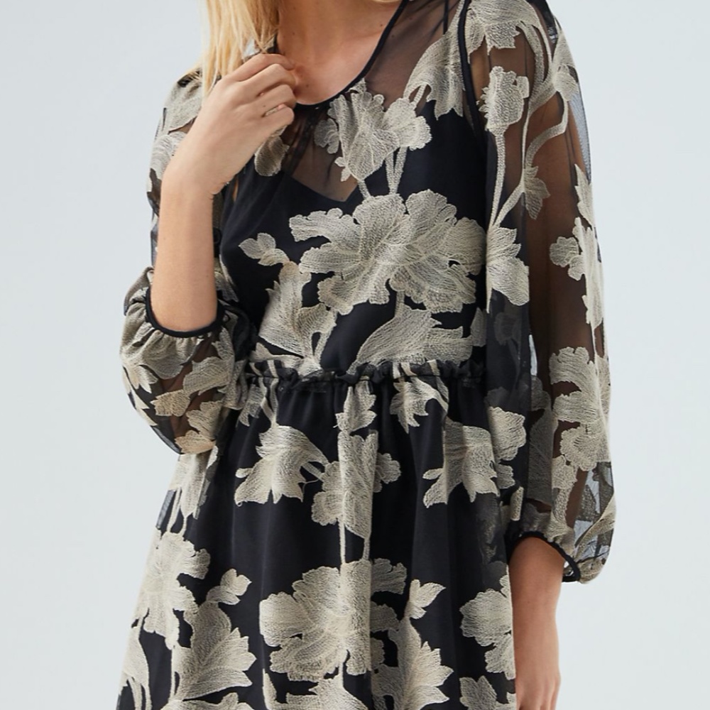 Maeve Trixie Embroidered Mini Dress Size M - tags attached!